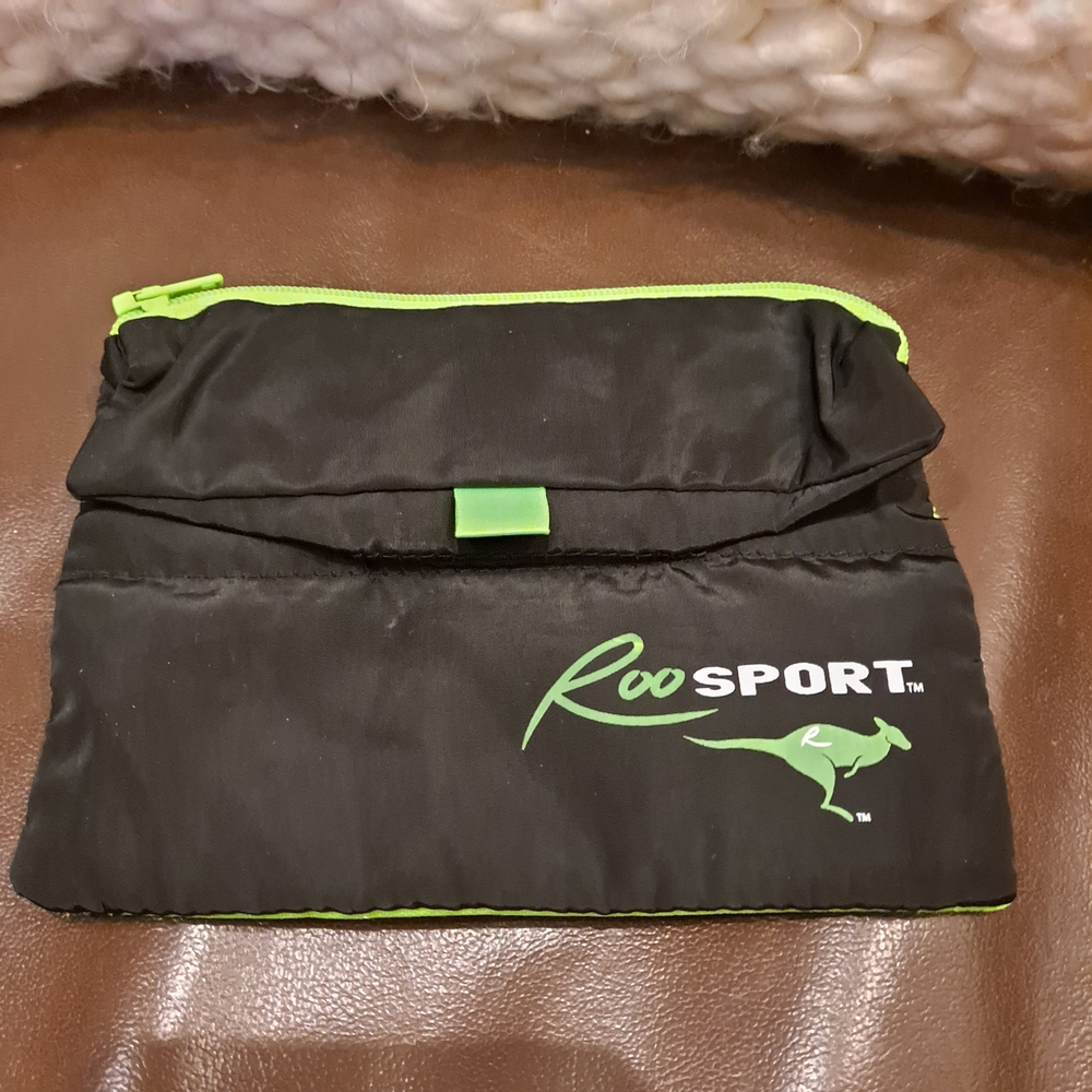 RooSport Plus Magnetic Black and Green Mini Pouch To Secure Belongings